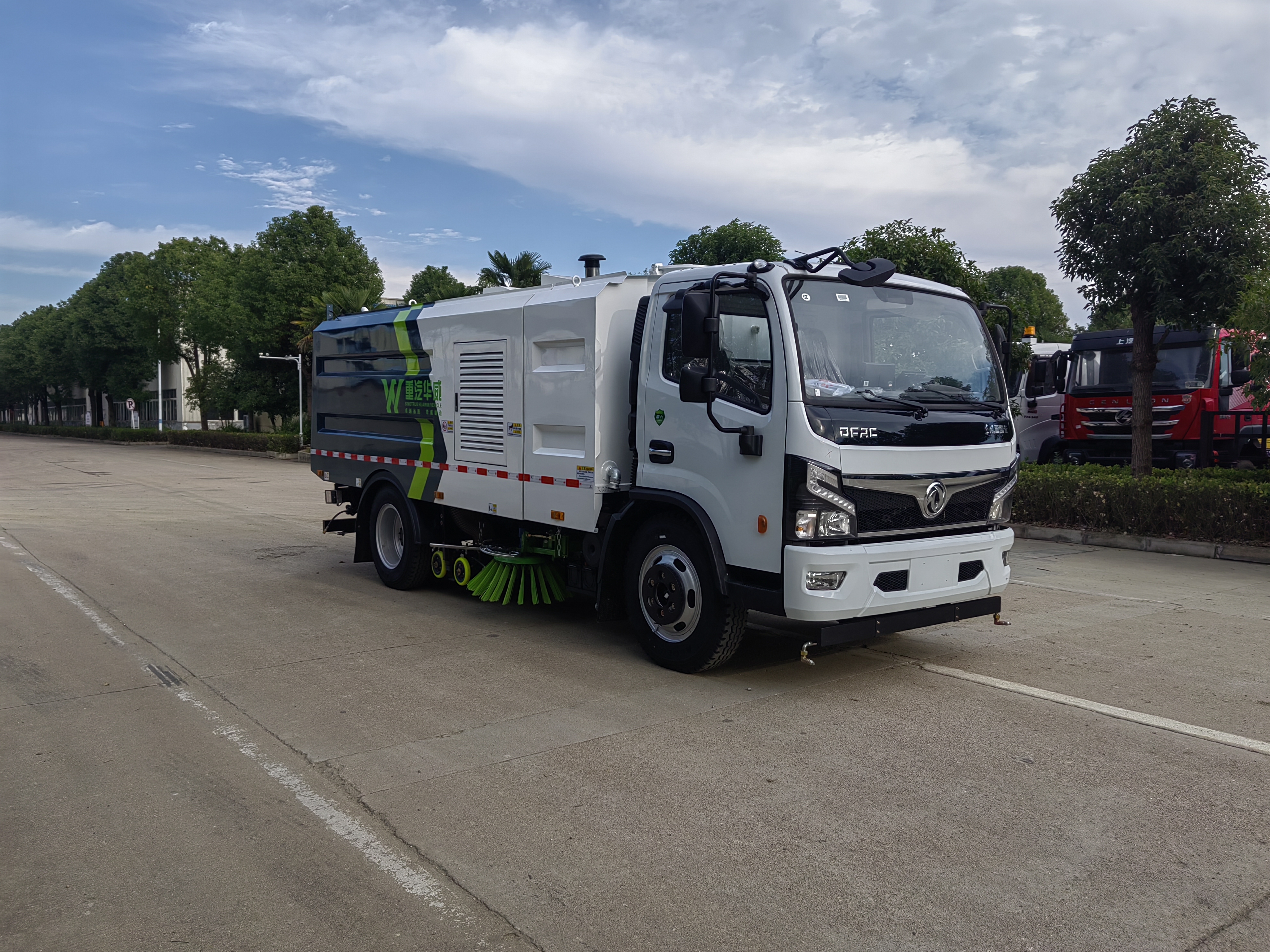 華威馳樂(lè)牌SGZ5129TXSEQ6型洗掃車